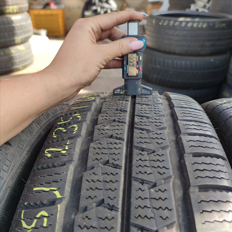  235/65 R16C Nexen téli gumi 90000ft a 4db/105/ 2. kép