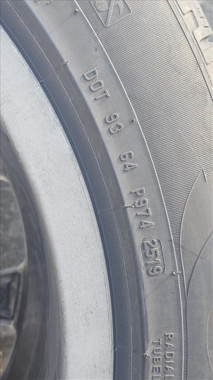  5x120 lyukosztású 19" újszerű (gyári felni) alufelni, rajta 255/50 használt Pirelli téli gumi gumi  3. kép
