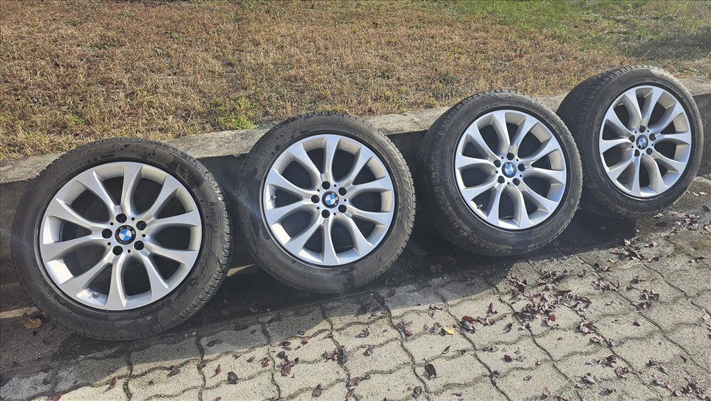  5x120 lyukosztású 19" újszerű (gyári felni) alufelni, rajta 255/50 használt Pirelli téli gumi gumi  1. kép