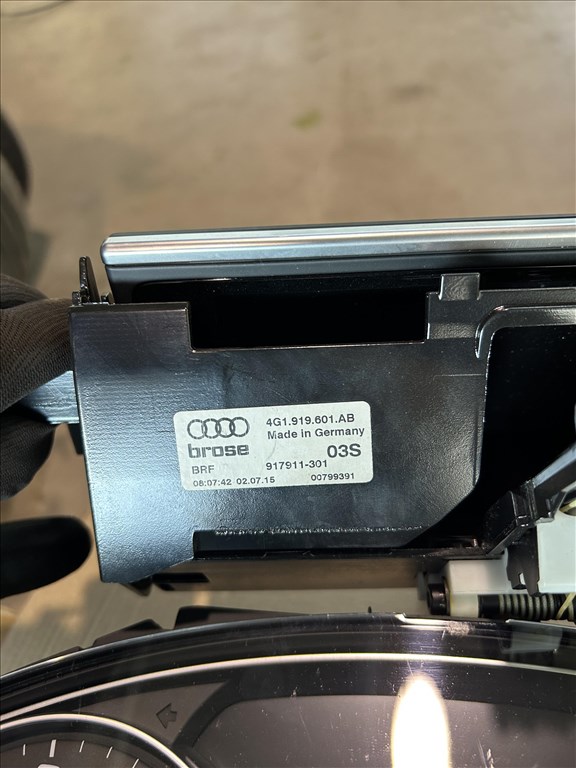 Audi A6 (C7 - 4G) Mmi óra csoport kijelző  3. kép