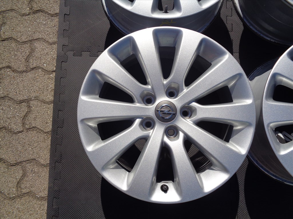 Opel gyári alufelni 17-es, 5×115-ös osztó, eredeti újszerű állapotban eladó 3. kép