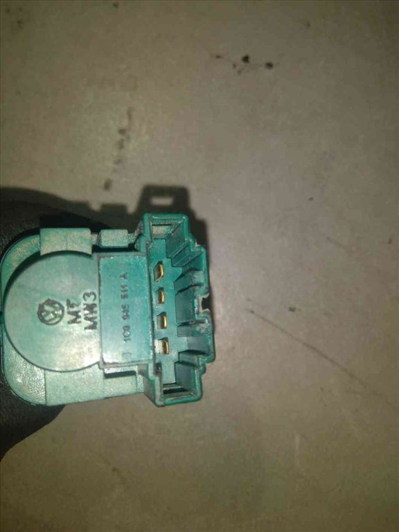 Ford Galaxy II Féklámpa Kapcsoló 1C0 945 511 A 3. kép