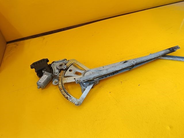 Toyota Corolla Verso (AR10) Jobb első Ablakemelő Szerkezet (Elektromos) 698100f010 5. kép