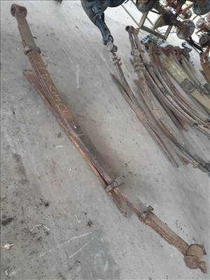 Nissan Navara D40 Hátsó Laprugó