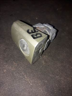 Opel Astra H Bal Első Ajtó Zárbetét