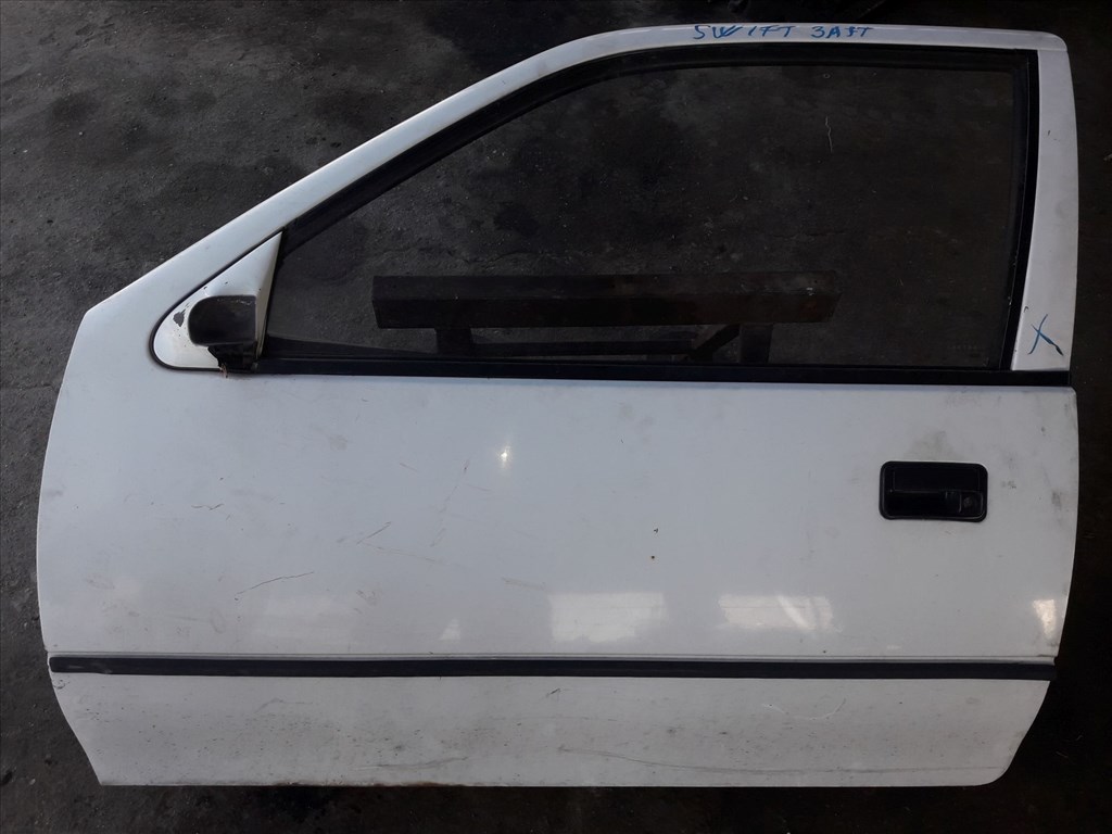 Suzuki Swift II 96-03 Bal Elsõ Ajtó 1. kép