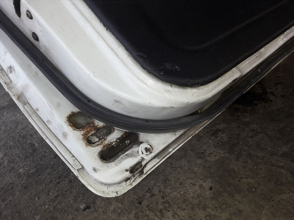 Suzuki Swift II 96-03 Bal Elsõ Ajtó 6. kép