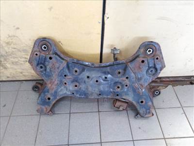 Hyundai I 40 első bölcső 624013Z100