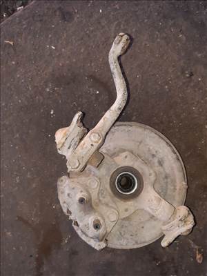 Wartburg 1.3 Jobb Első Csonkállvány Kerékaggyal  Féknyereg