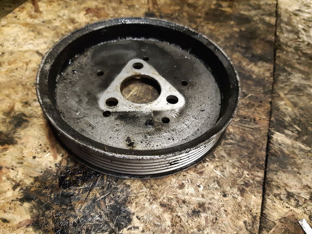 Audi A4 B6 Kormányszervó Szivattyú Szíjtárcsa 059 145 255 2. kép