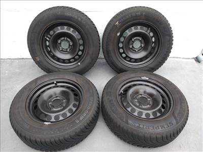  5x110 lyukosztású 15" használt lemezfelni, rajta 195/65 újszerű Semperit téli gumi 