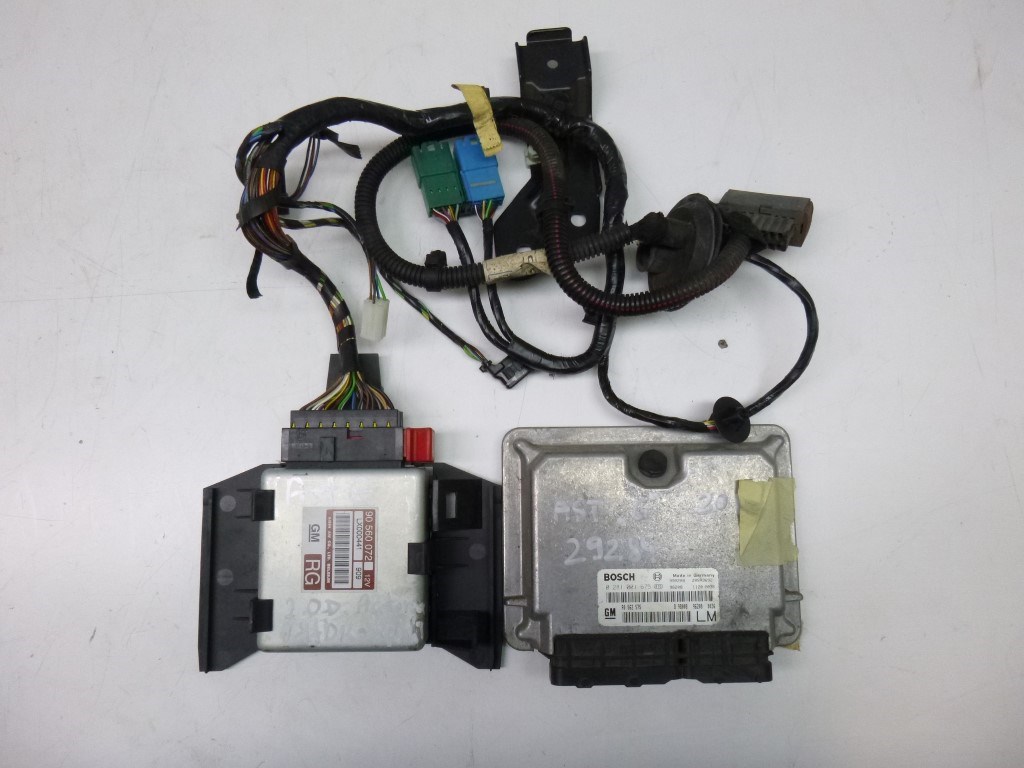 Opel Astra G  motorvezérlõ 90562575 0281001675 1. kép