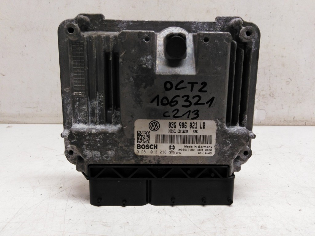 Skoda Octavia (1Z) motorvezérlõ 03G906021LB 0281013238 1. kép