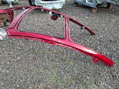 Tesla Model 3 bal tetőkoszorú