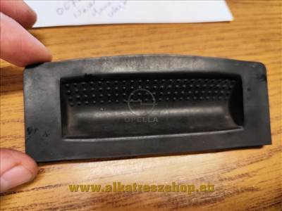 Opel Astra H, Zafira B csomagtér nyitó gumi, kapcsoló köré