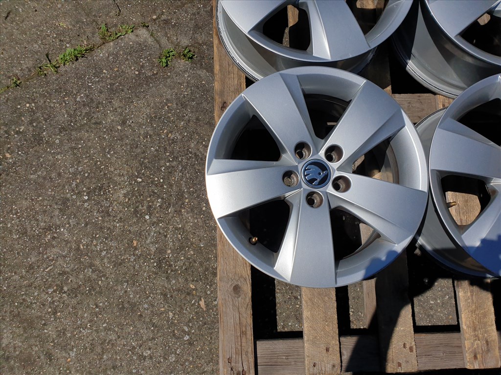 15" 5x100 Skoda Fabia 4. kép