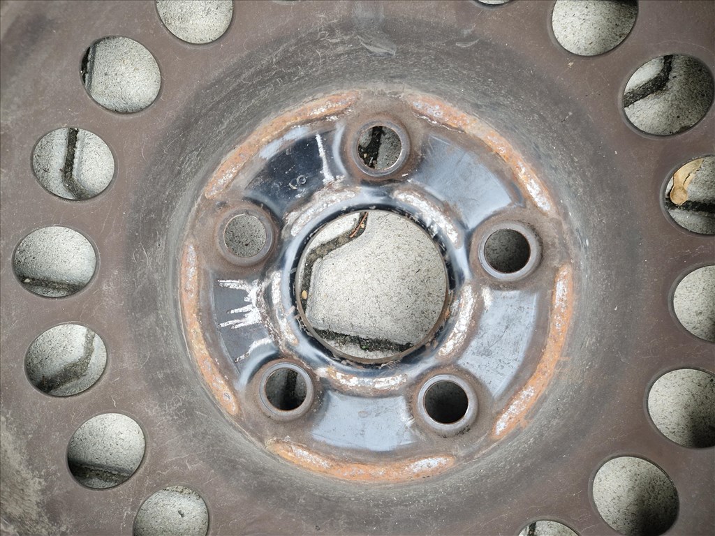  5x120 16" lemezfelni Points teherautó gumi pótkeréknek (26129, 26130) 9. kép