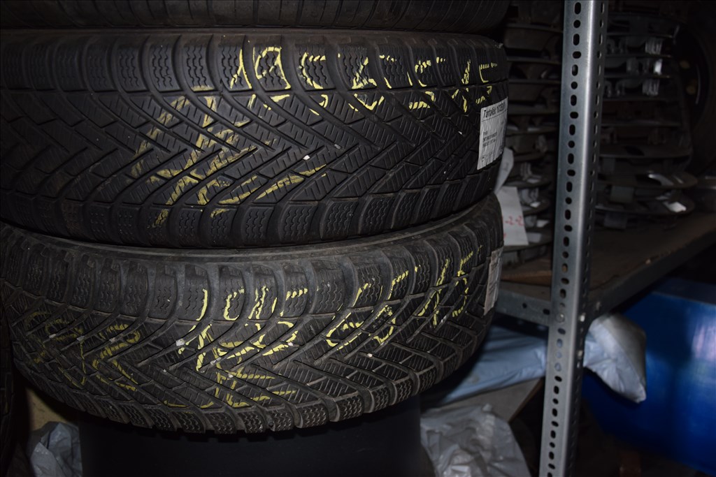  195/6515" használt Pirelli téli gumi gumi 1. kép