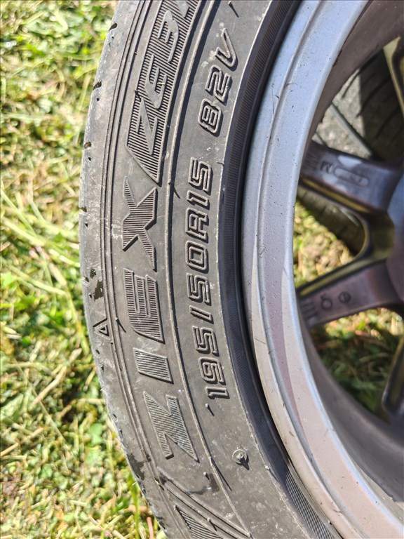  5x100 lyukosztású 15" használt Aez alufelni, rajta 195/50 használt nyári gumi gumi  7. kép