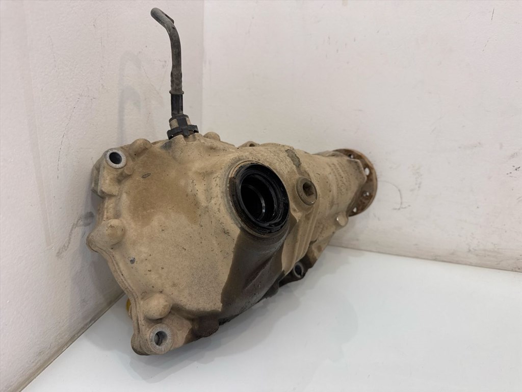 BMW X1 E84 E90 E91 E92 E93 330xi  Első Differenciá 7572052 7572051 4. kép