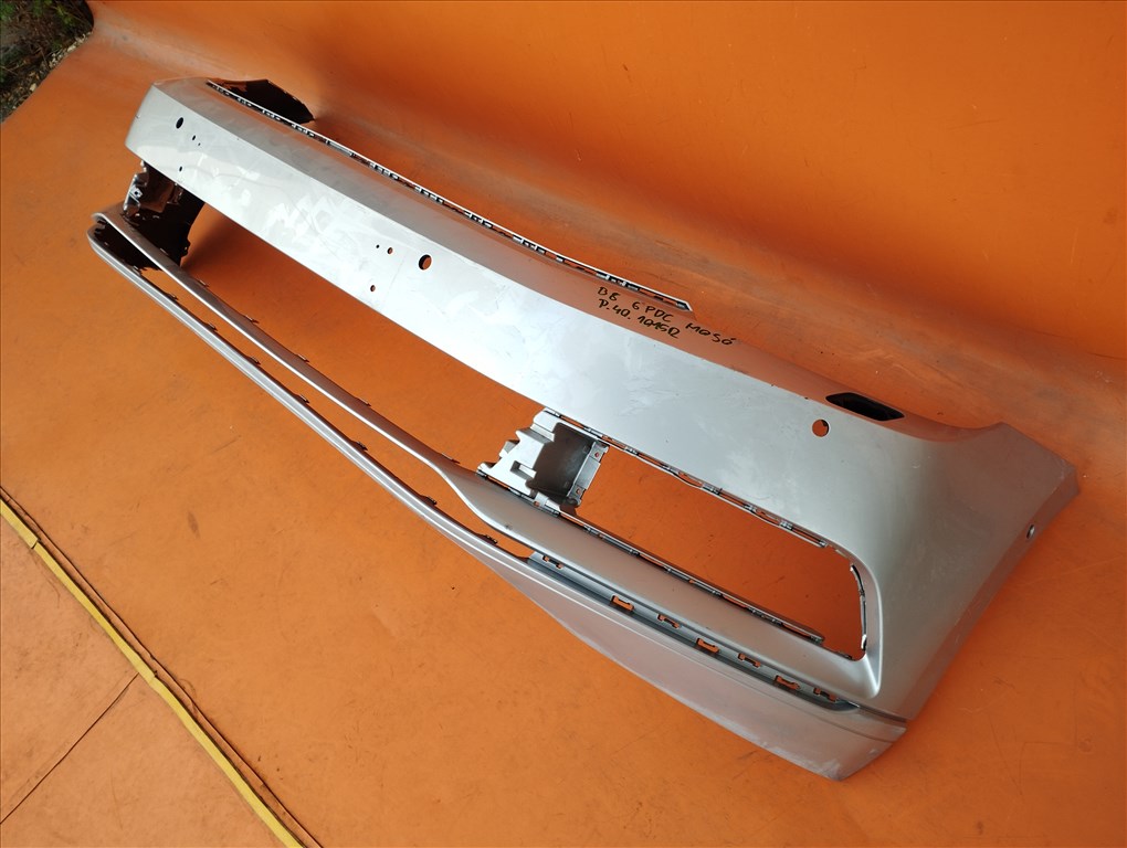 Vw Passat B8 első lökhárító 6 radaros mosós (P.40.1015R)a 1. kép