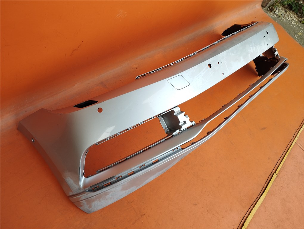 Vw Passat B8 első lökhárító 6 radaros mosós (P.40.1015R)a 2. kép