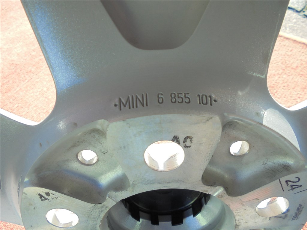 Mini 15-ös újszerű szenzoros alufelni eladó 7. kép