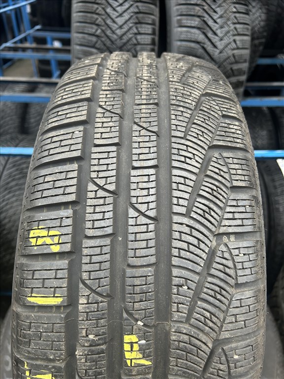4db 225/45×18″ Pirelli RSC téli gumiabroncs. (3751340) 2. kép