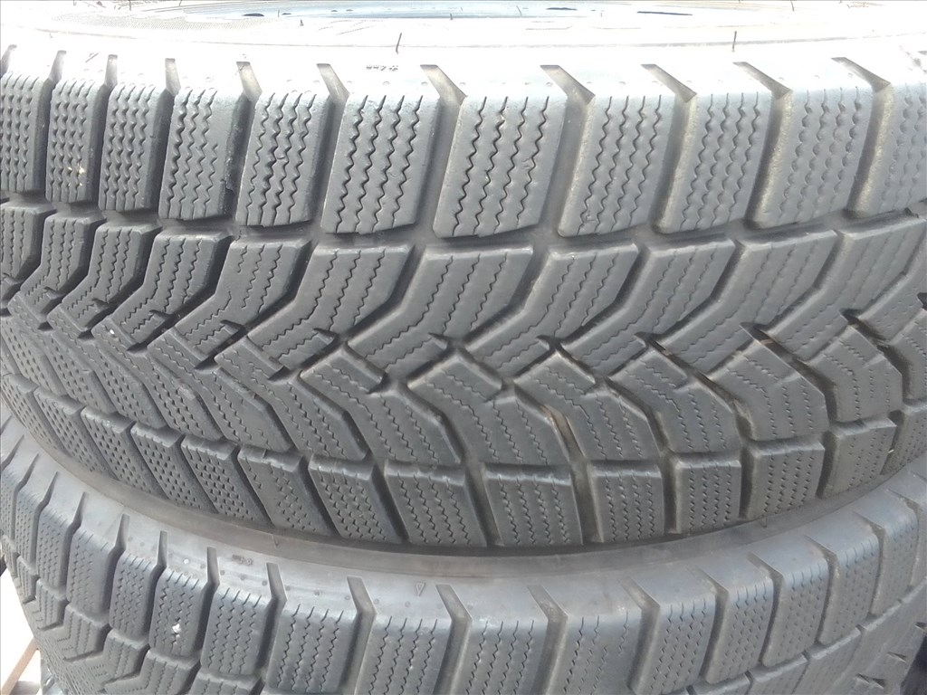  205/6516C Bridgestone újszerű kisteher téli gumik 2. kép