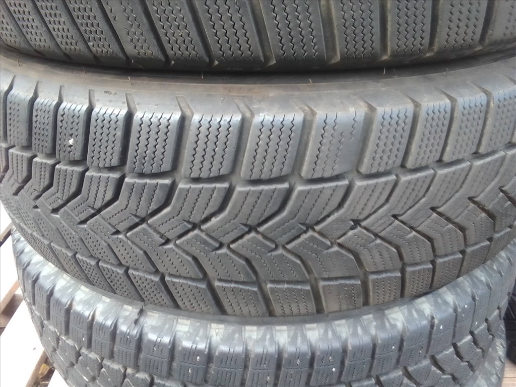  205/6516C Bridgestone újszerű kisteher téli gumik 3. kép