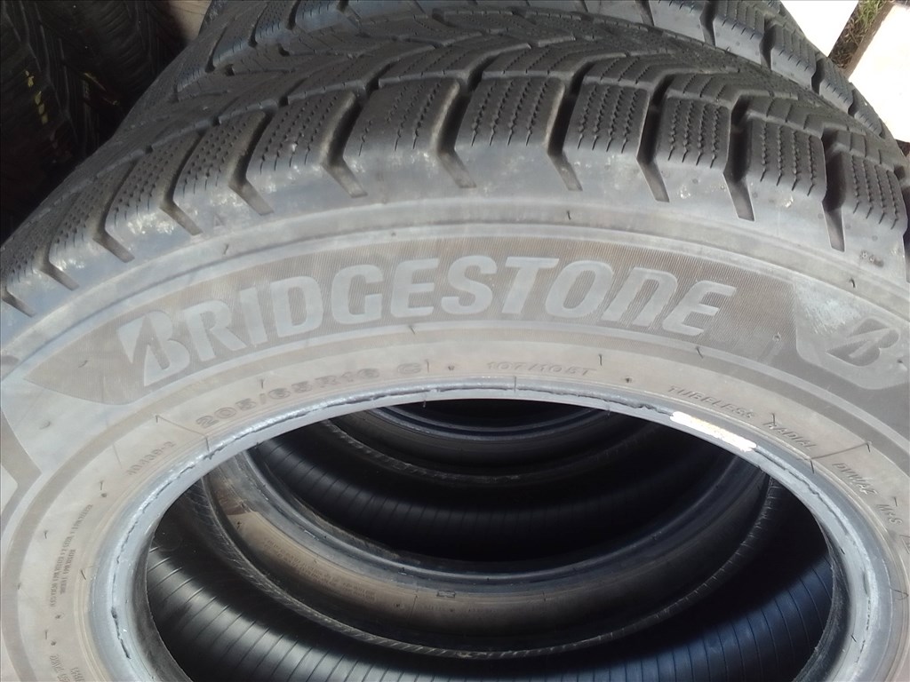  205/6516C Bridgestone újszerű kisteher téli gumik 4. kép
