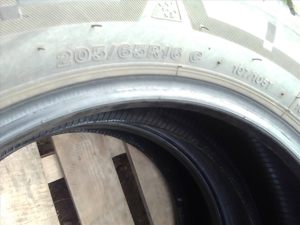  205/6516C Bridgestone újszerű kisteher téli gumik 10. kép