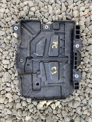 Kia Cee'd (CD) akksitálca