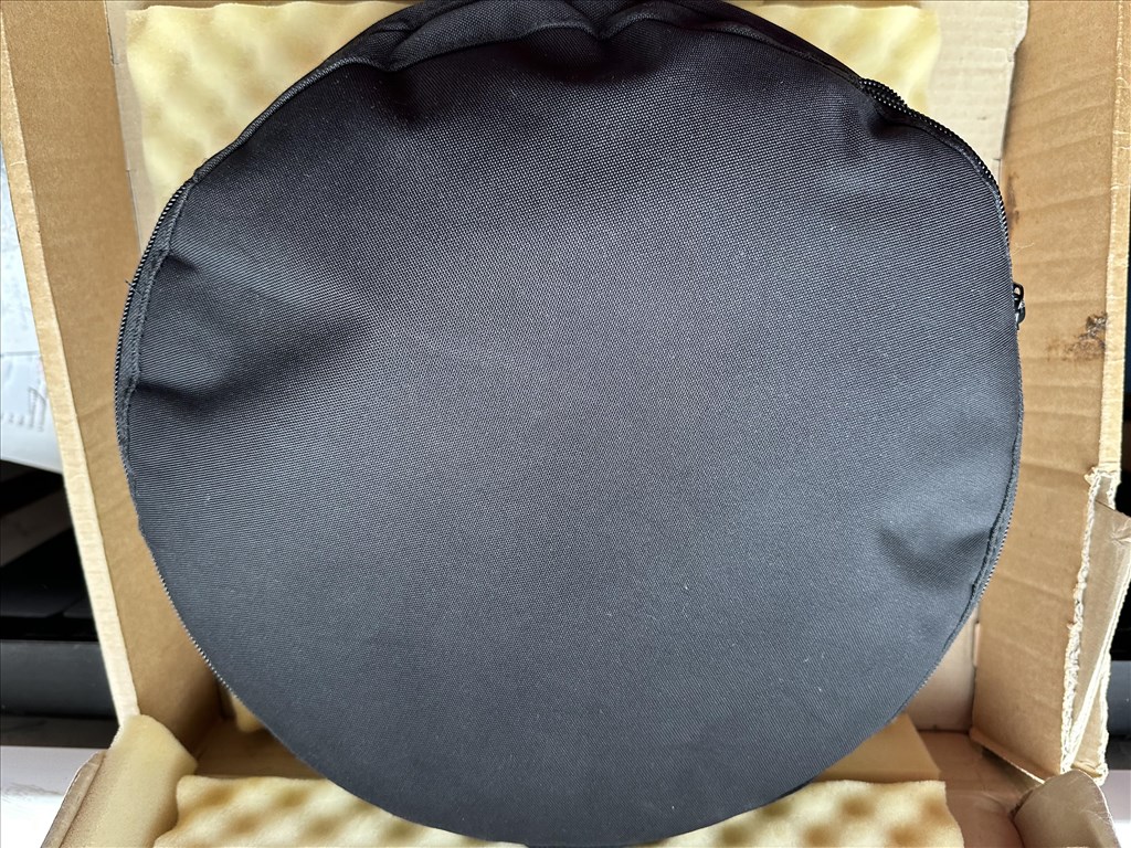 Tesla UMC 1 gyári töltő Tesla Type 2 otthoni töltő 1 illetve 3 fázis hordozható töltő UMC1 3. kép