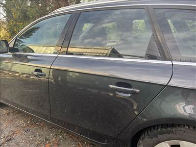 Audi A4 (B8) avant bal hátsó ajtó LZ7L
