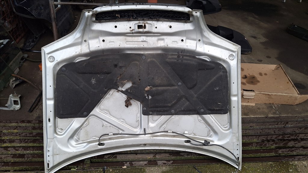 Suzuki Swift III 2000 motorháztető , EZÜST SZÍNŰ, SZÍNKÓD NEM ISMERT 4. kép