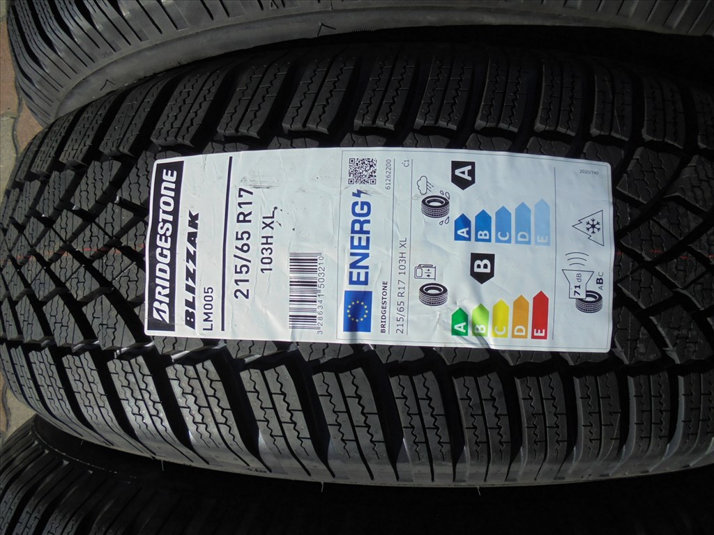 Akció !!! Új 215/65 R 17-es Bridgestone téli gumi eladó 2. kép