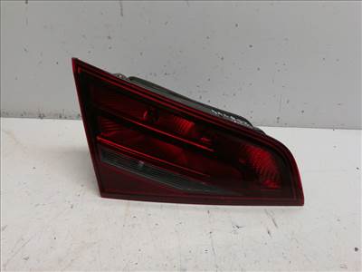 Audi A3 5 ajtós (8V) bal hátsó belső lámpa 8V4945093