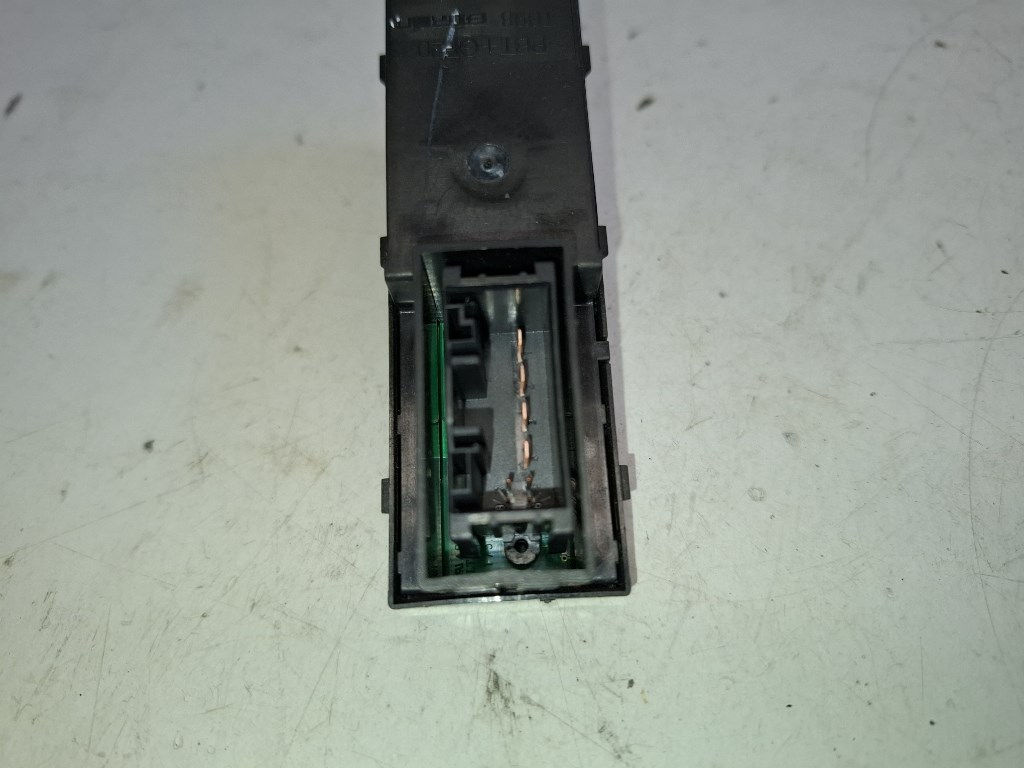 Fiat Tipo bal hátsó ablakemelõ kapcsoló 3. kép