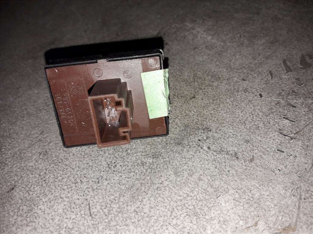 Volkswagen Golf V Ablakemelõ Kapcsoló 1K3 959 857 A 2. kép