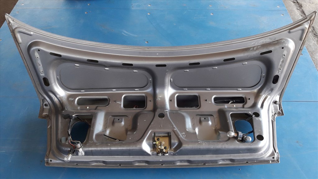 Suzuki Swift II 96-03 Csomagtér Ajtó 3. kép