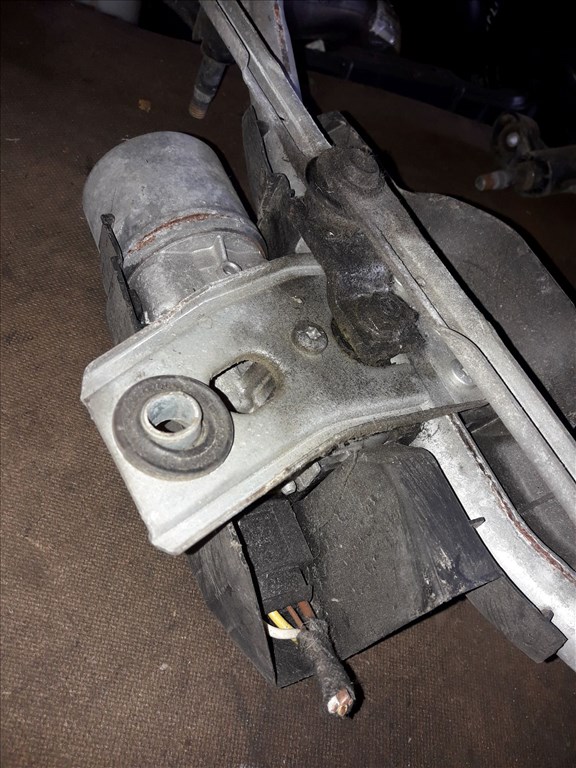 Opel Astra H Elsõ Ablaktörlõ Motor ቛõ Ablaktörlõ Mechanika 132 71 686 LHD 3. kép