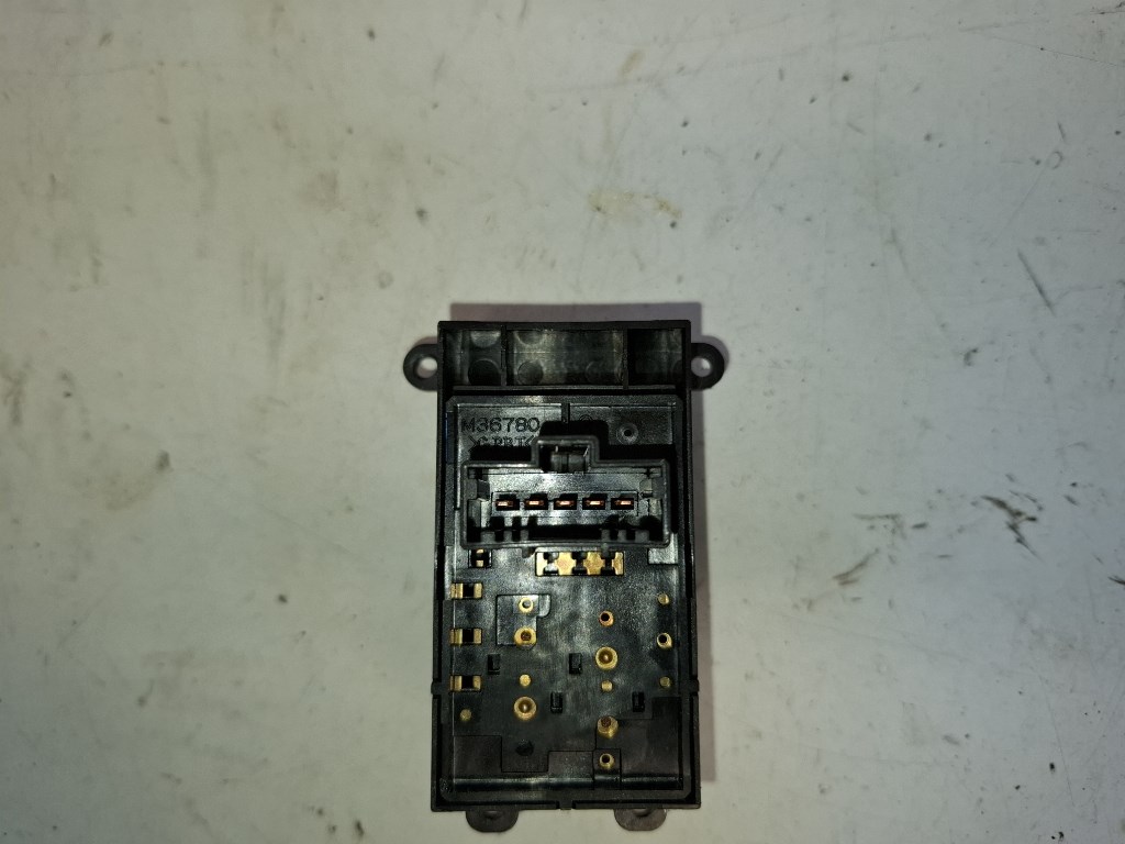 Honda Jazz (GE) bal hátsó ablakemelõ kapcsoló 3. kép