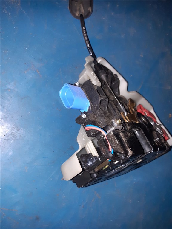 Volkswagen Golf V Plus Jobb Hátsó Ajtó Zárszerkezet  Központizár Motor 2. kép