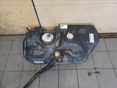 Mazda 2 (DE) üzemanyag tank (üzemanyagtartály) D65142100