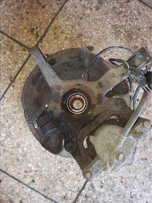 Suzuki Swift III 04-10 Bal Első Csonkállvány Kerékaggyal  Féknyereg  ABS Jeladó