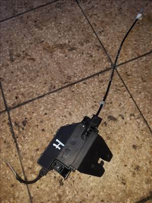 BMW E90 Csomagtérajtó Zár  Központizár Motor