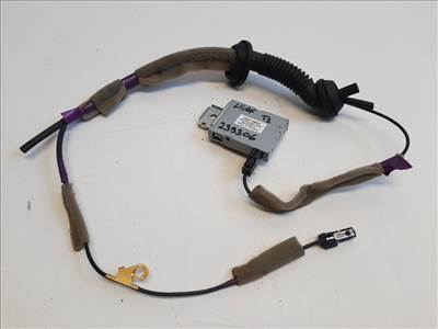 Nissan Leaf (ZE1) antennaerősítő (antenna erősítő) 282B16WK0A