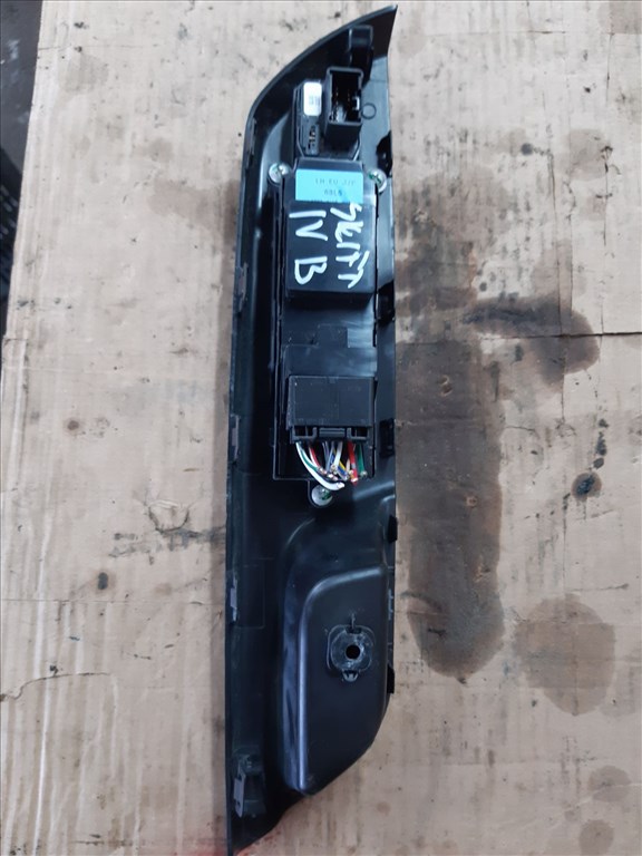 Suzuki Swift IV 10-17 Bal Elsõ Ablakemelõ Kapcsoló 2. kép