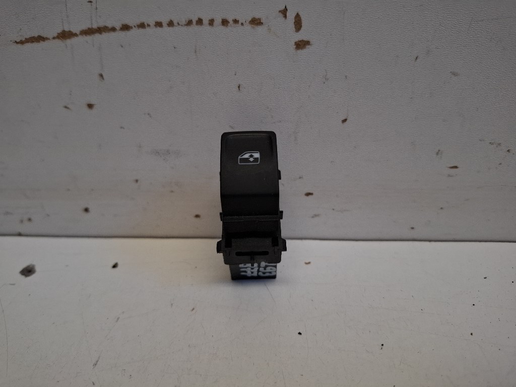 Skoda Karoq jobb elsõ ablakemelõ kapcsoló 5G0959855K 1. kép